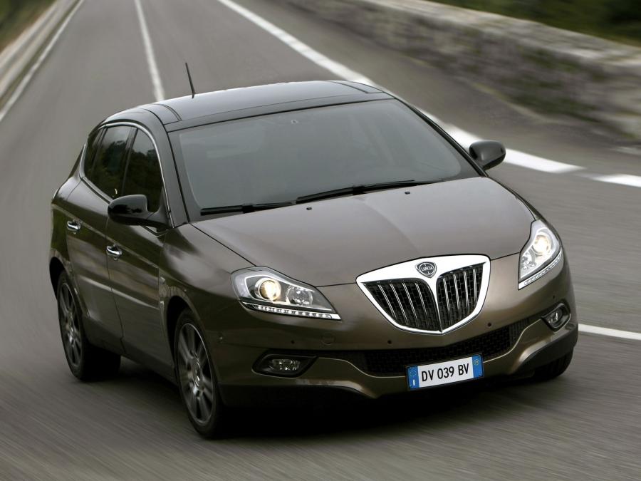  Lancia Delta Executive 2009 года  (фото 11 из 16)